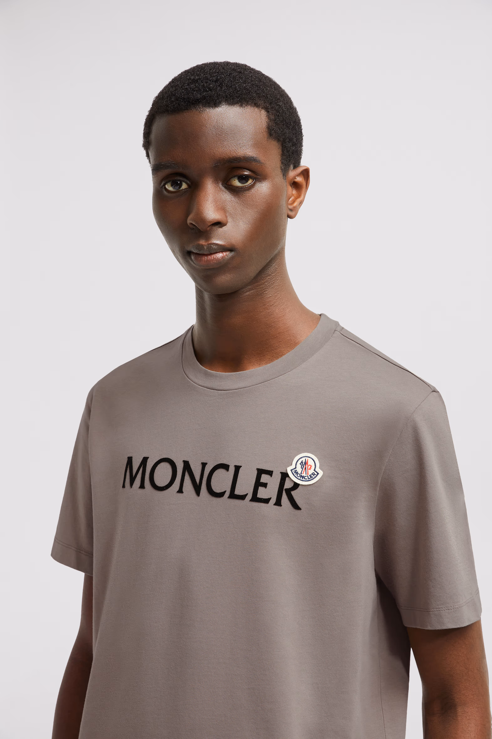 Flocked Logo Cotton T-Shirt Men Grey Moncler 4